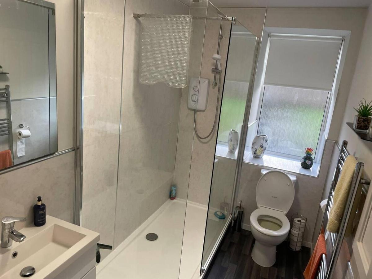 Rural Chapel Cottage Near Airport Bar & Hot Tub Aberdeen Esterno foto