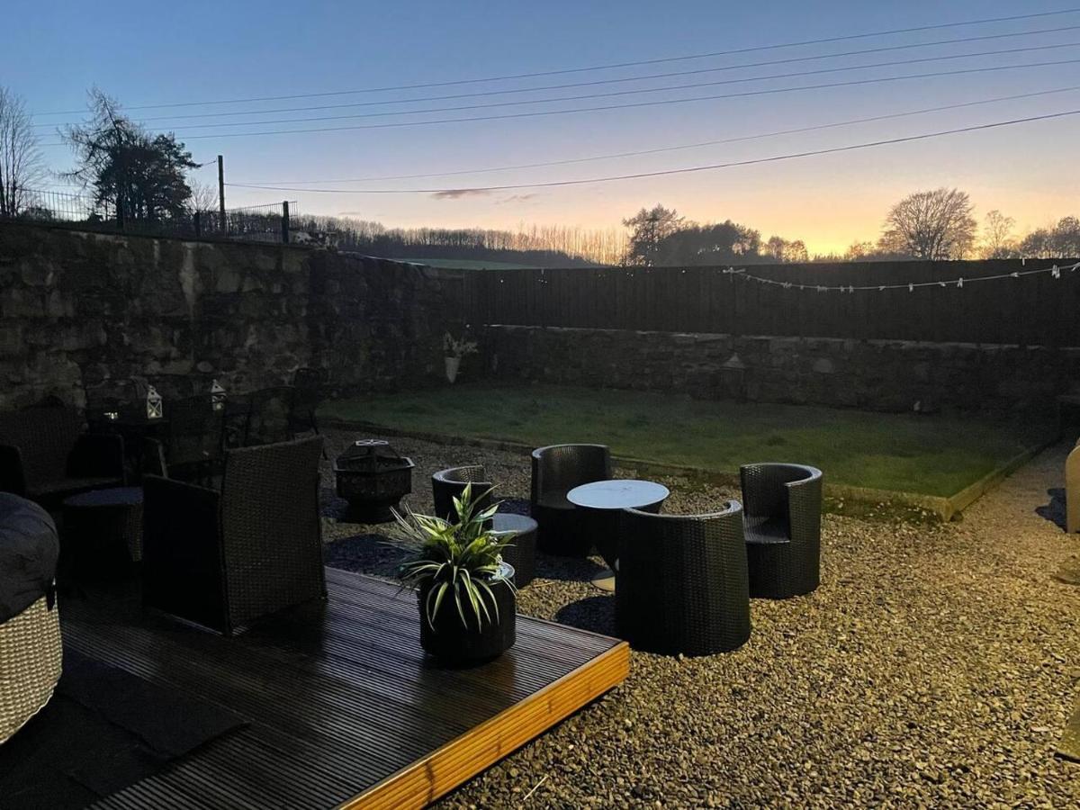 Rural Chapel Cottage Near Airport Bar & Hot Tub Aberdeen Esterno foto